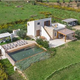 4 bedroom villa with infinity pool, Alcamo, sleeps 6-8